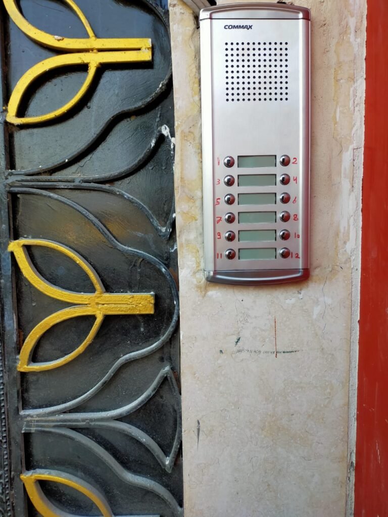 int9